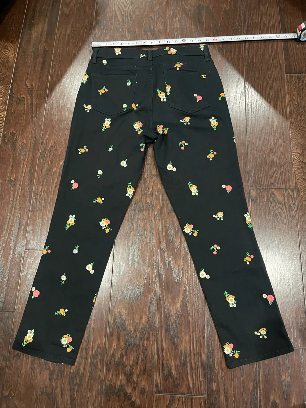 TORY BURCH Brindle Black Floral Embroidered Denim Jeans Pant size 29 - Picture 8 of 8